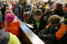 Krippenandacht mit Segnung der Kinder (Foto: Karl-Franz Thiede)